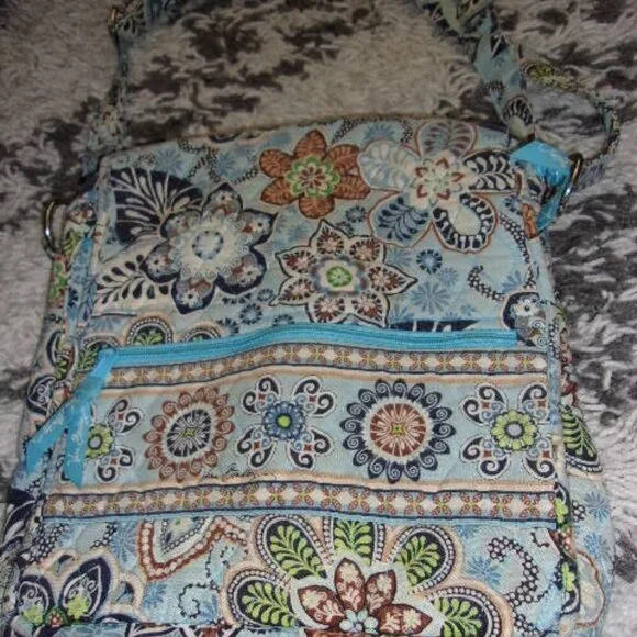 Vera Bradley crossbody purse - Picture 2 of 4